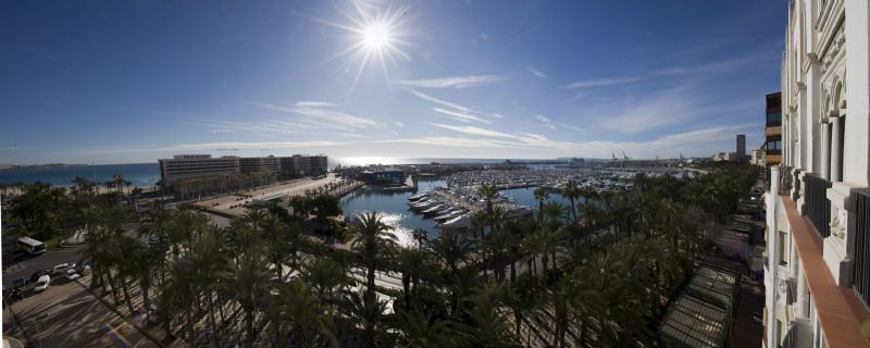 port of Alicante and to the Postiguet bach