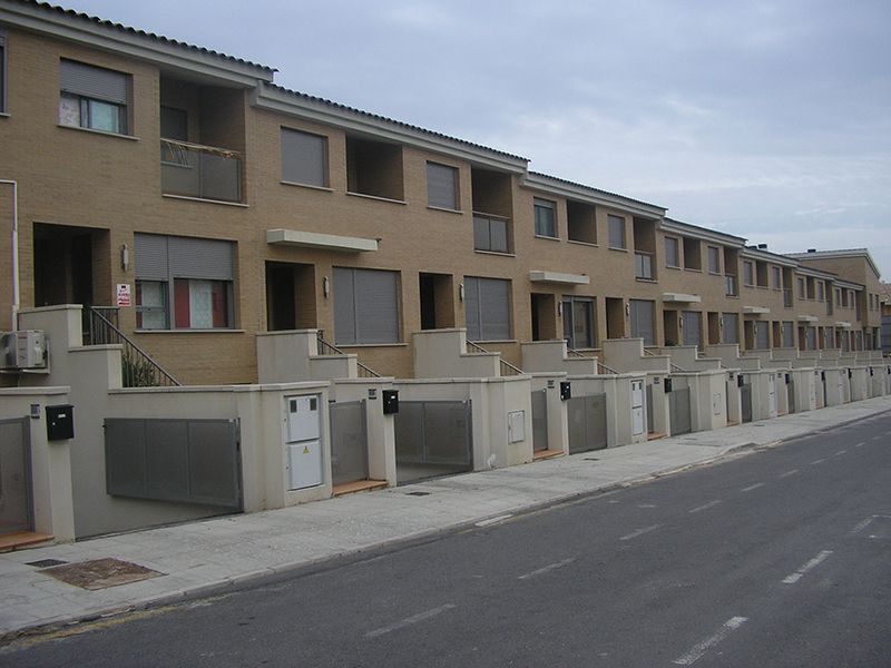 5 ROW HOUSES
